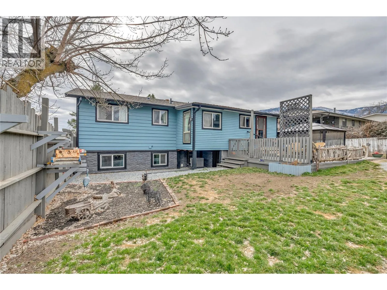 738 KETTLE Avenue