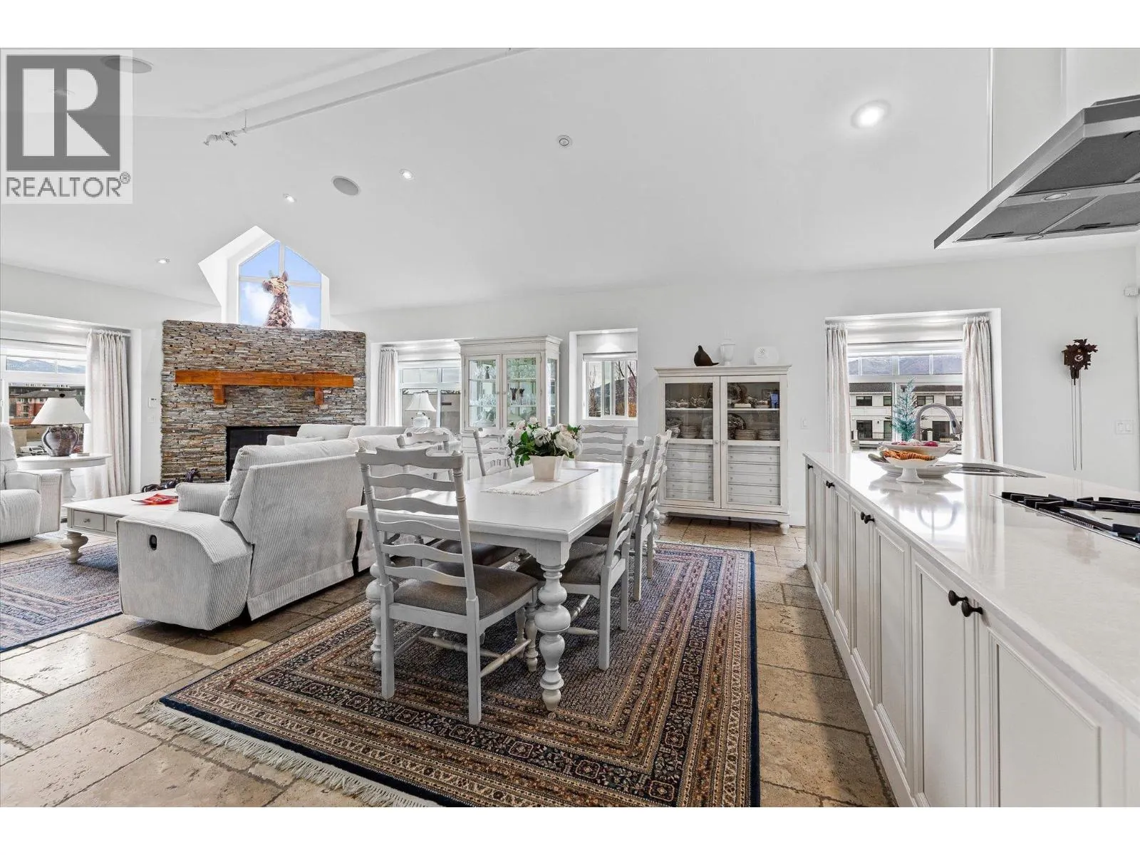 538 McKay Avenue Unit# 401