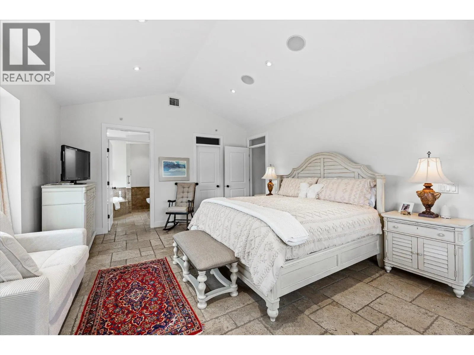 538 McKay Avenue Unit# 401