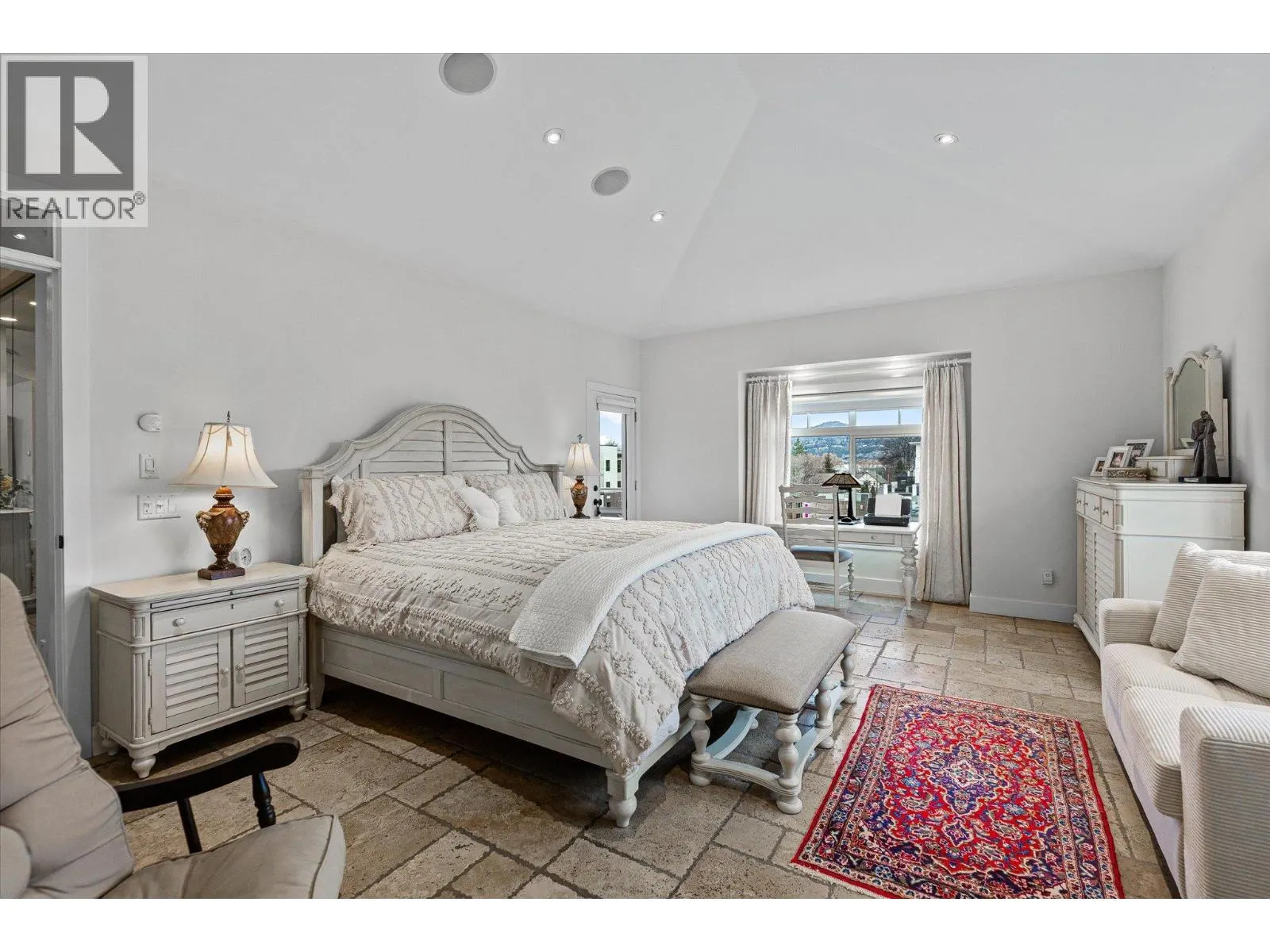 538 McKay Avenue Unit# 401