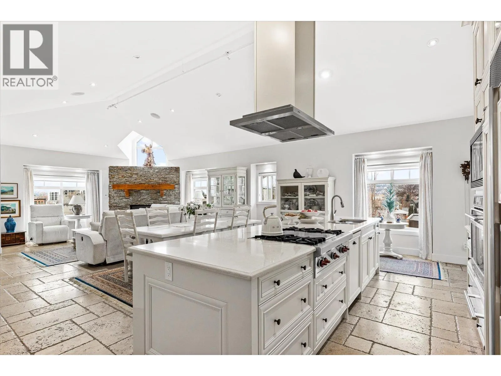 538 McKay Avenue Unit# 401
