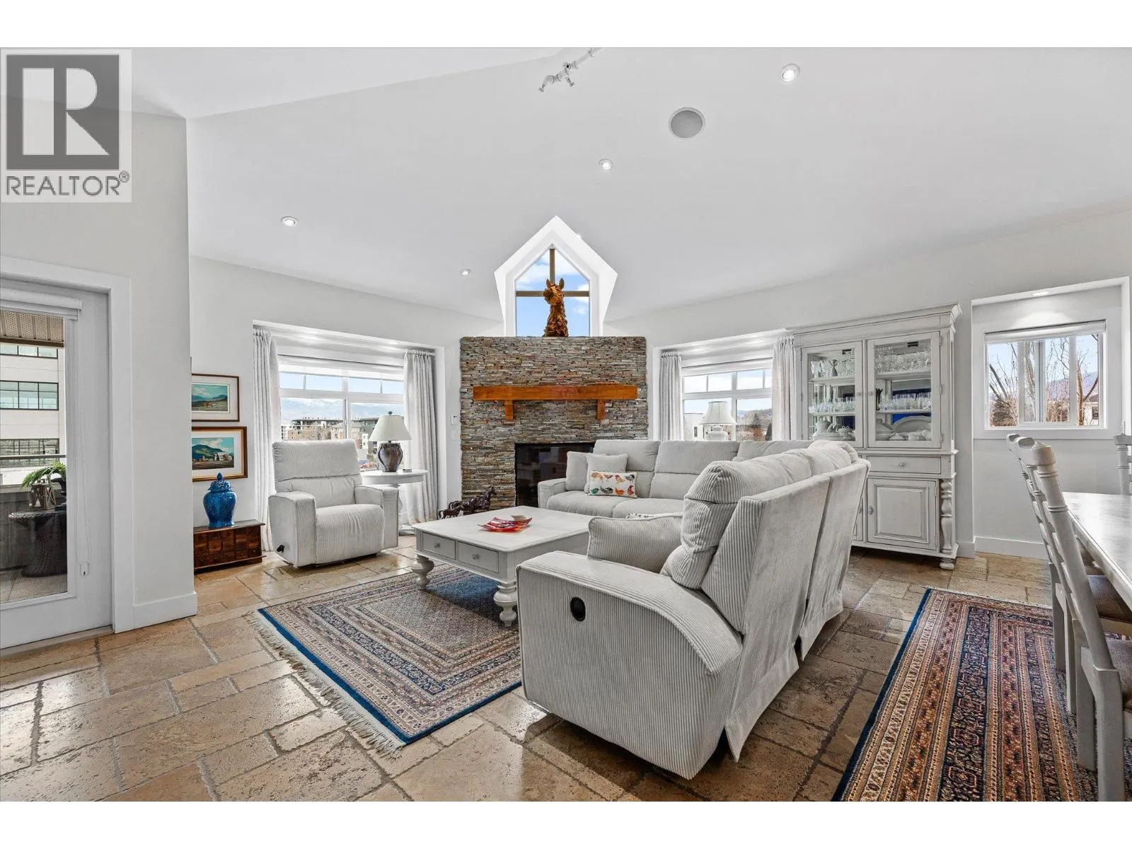 538 McKay Avenue Unit# 401