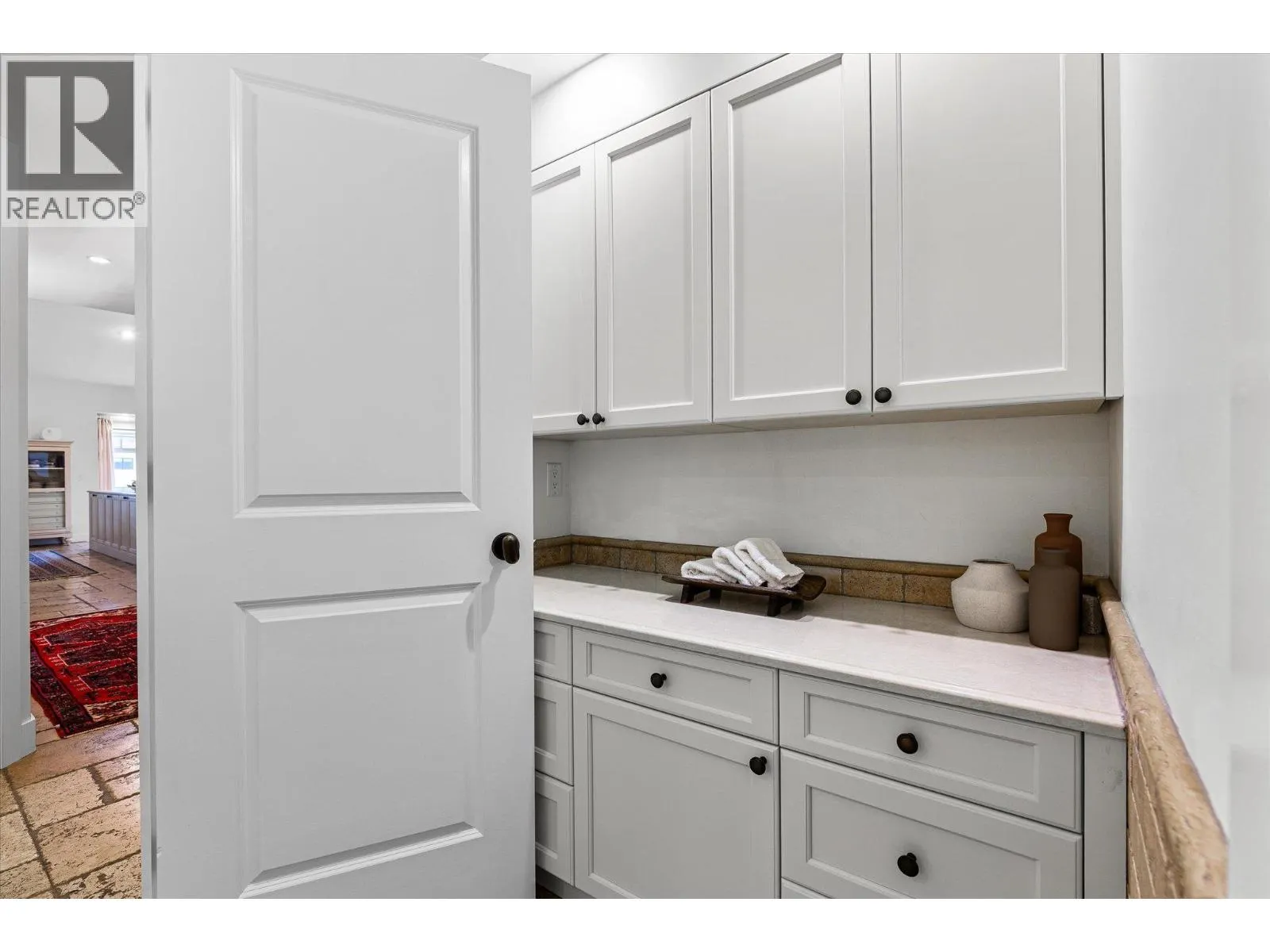 538 McKay Avenue Unit# 401