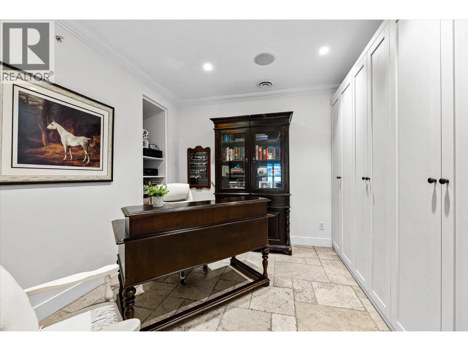 538 McKay Avenue Unit# 401