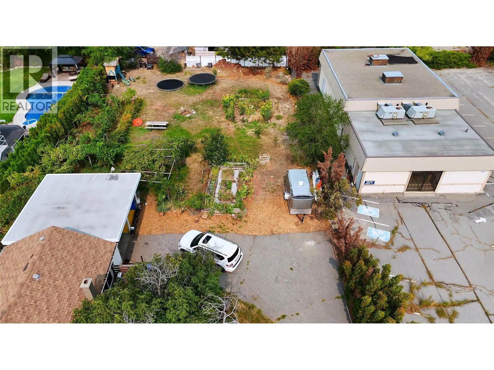 9704 & 9700 JULIA Street