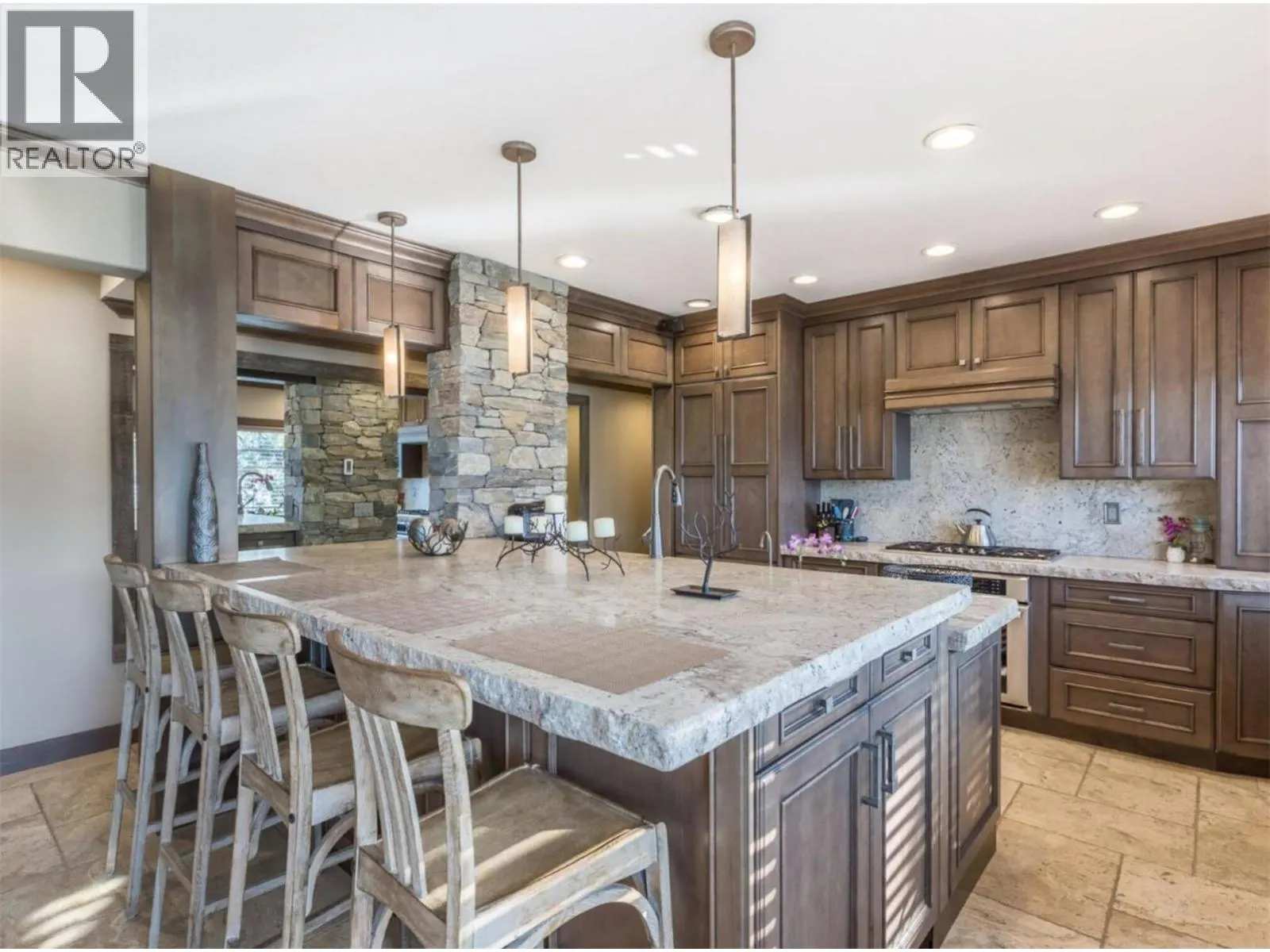 15010 & 15020 Tamarack Drive