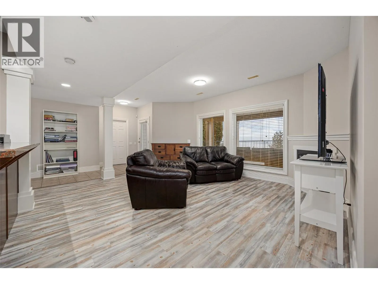 374 Quilchena Drive