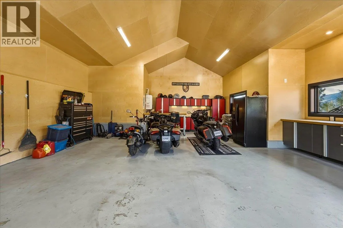 2328 Arthur Court