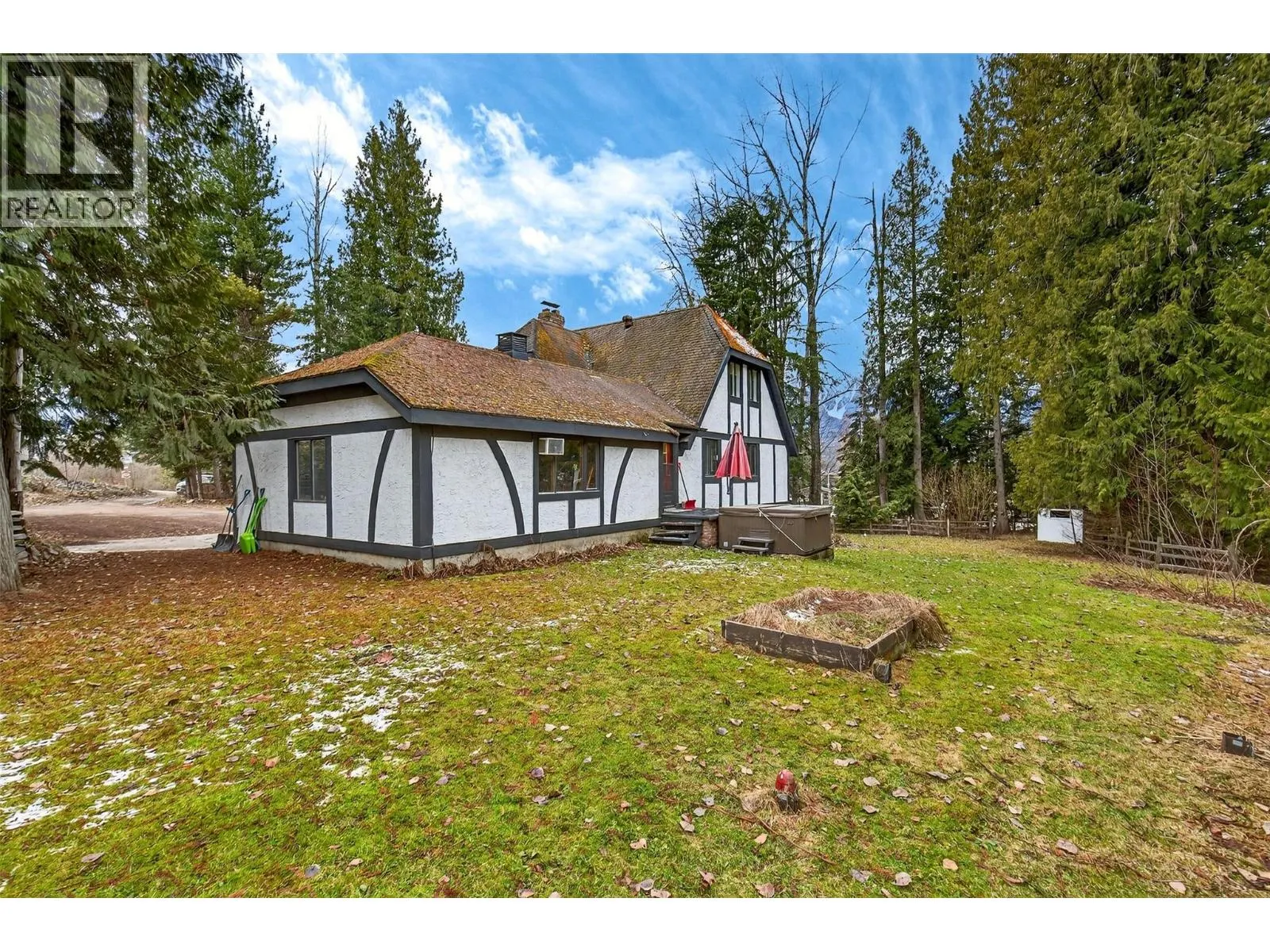 3025 Camozzi Road