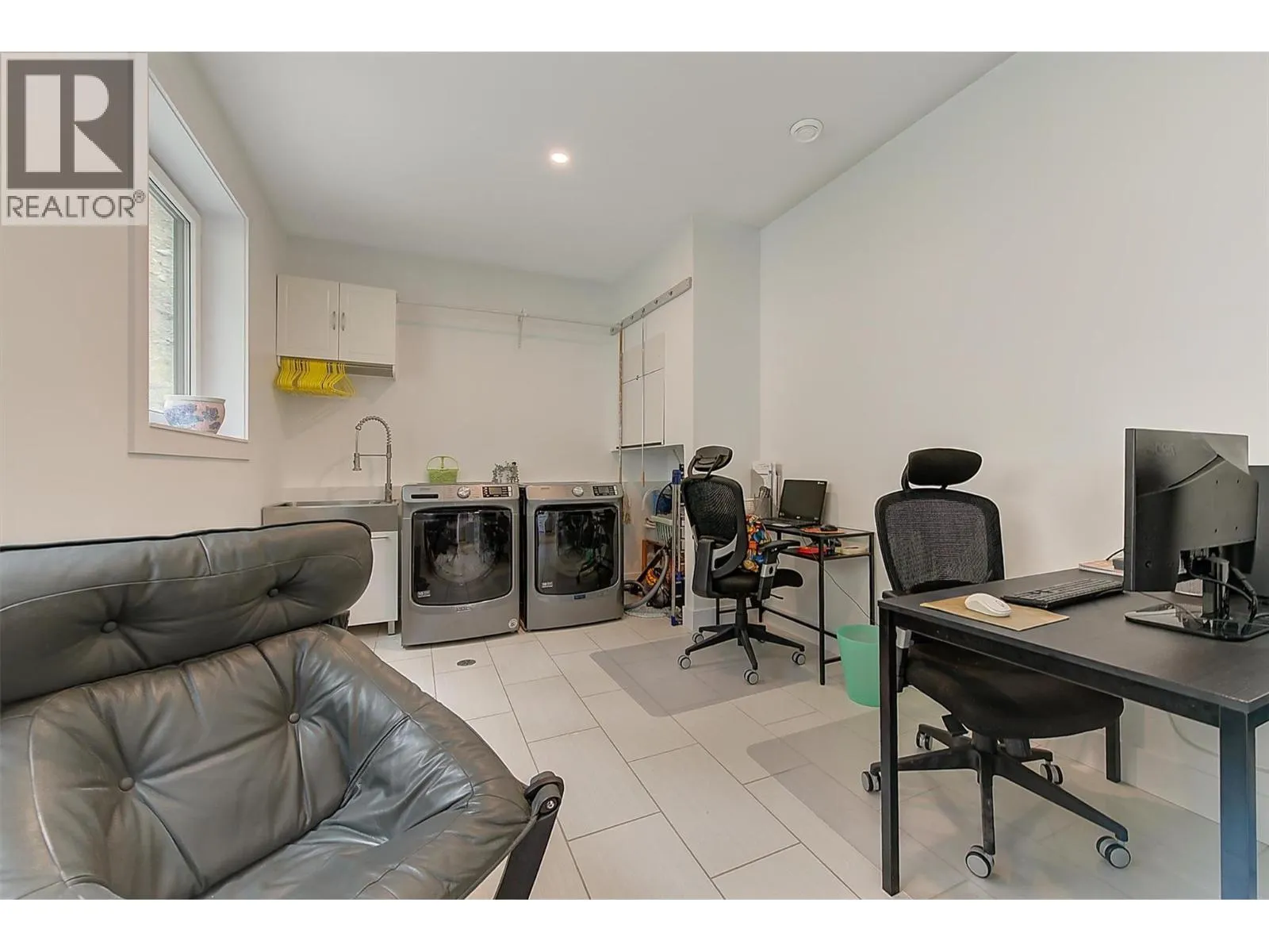 6131 Seymoure Lane