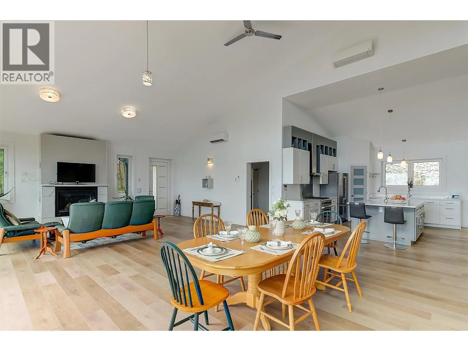 6131 Seymoure Lane