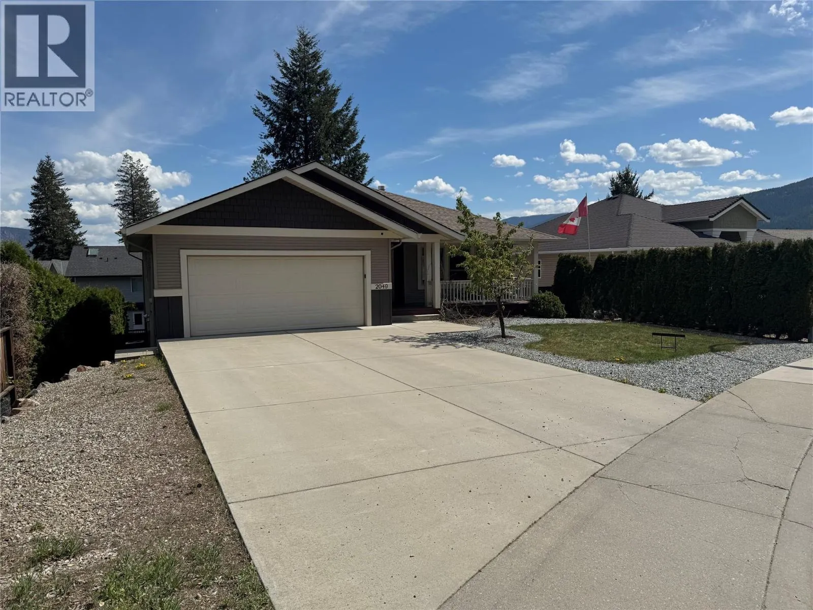 2049 Skyview Crescent
