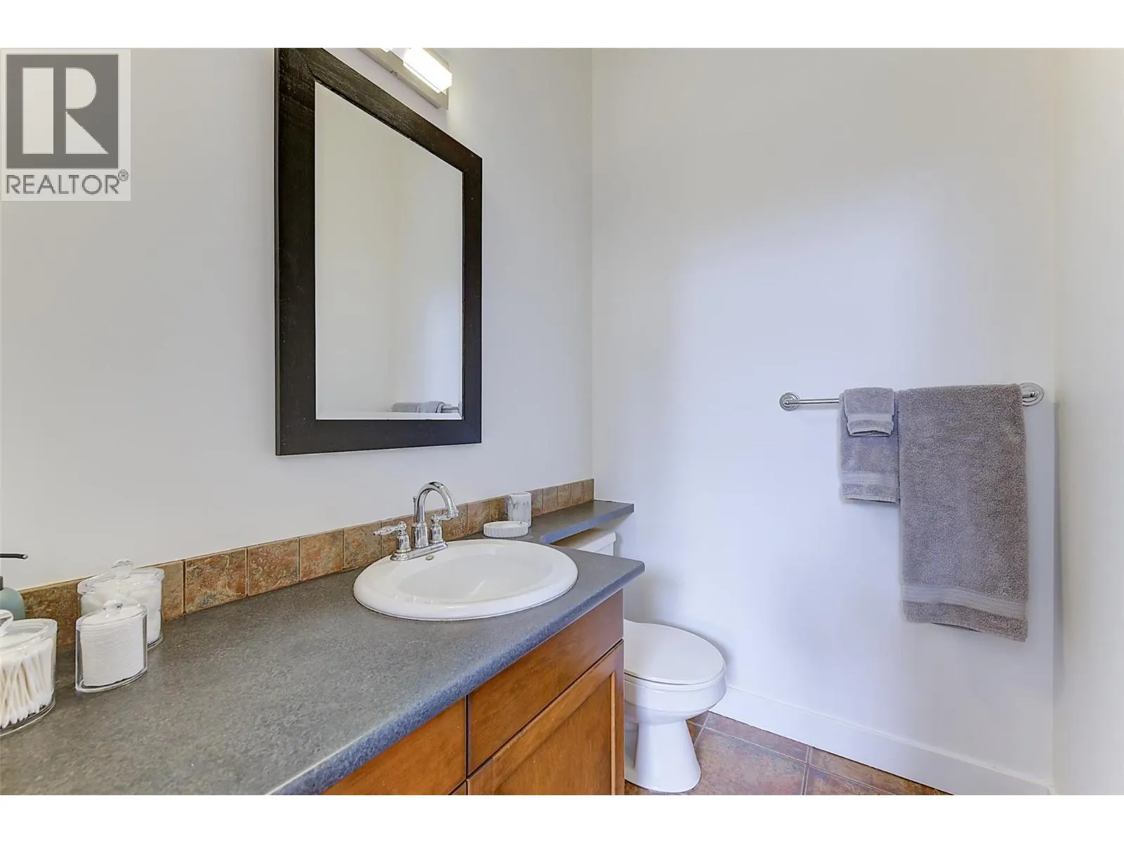 1795 Country Club Drive Unit# 204