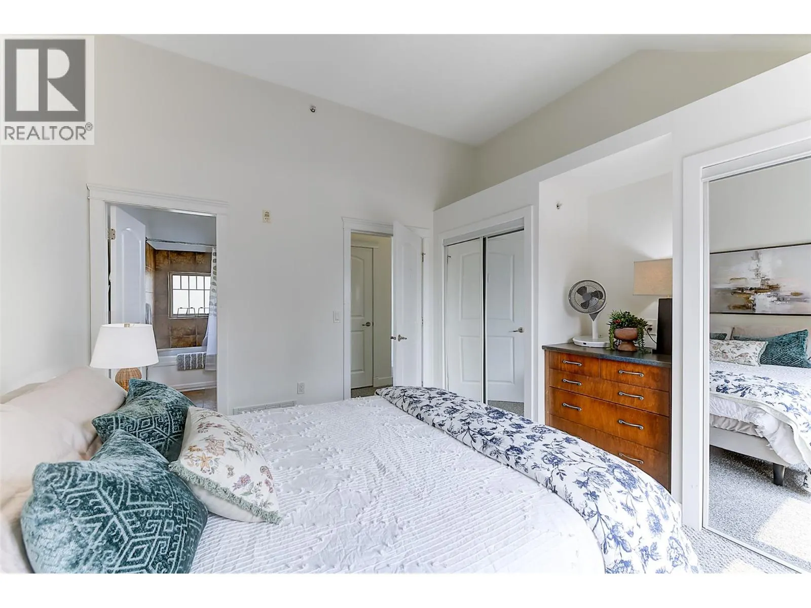1795 Country Club Drive Unit# 204