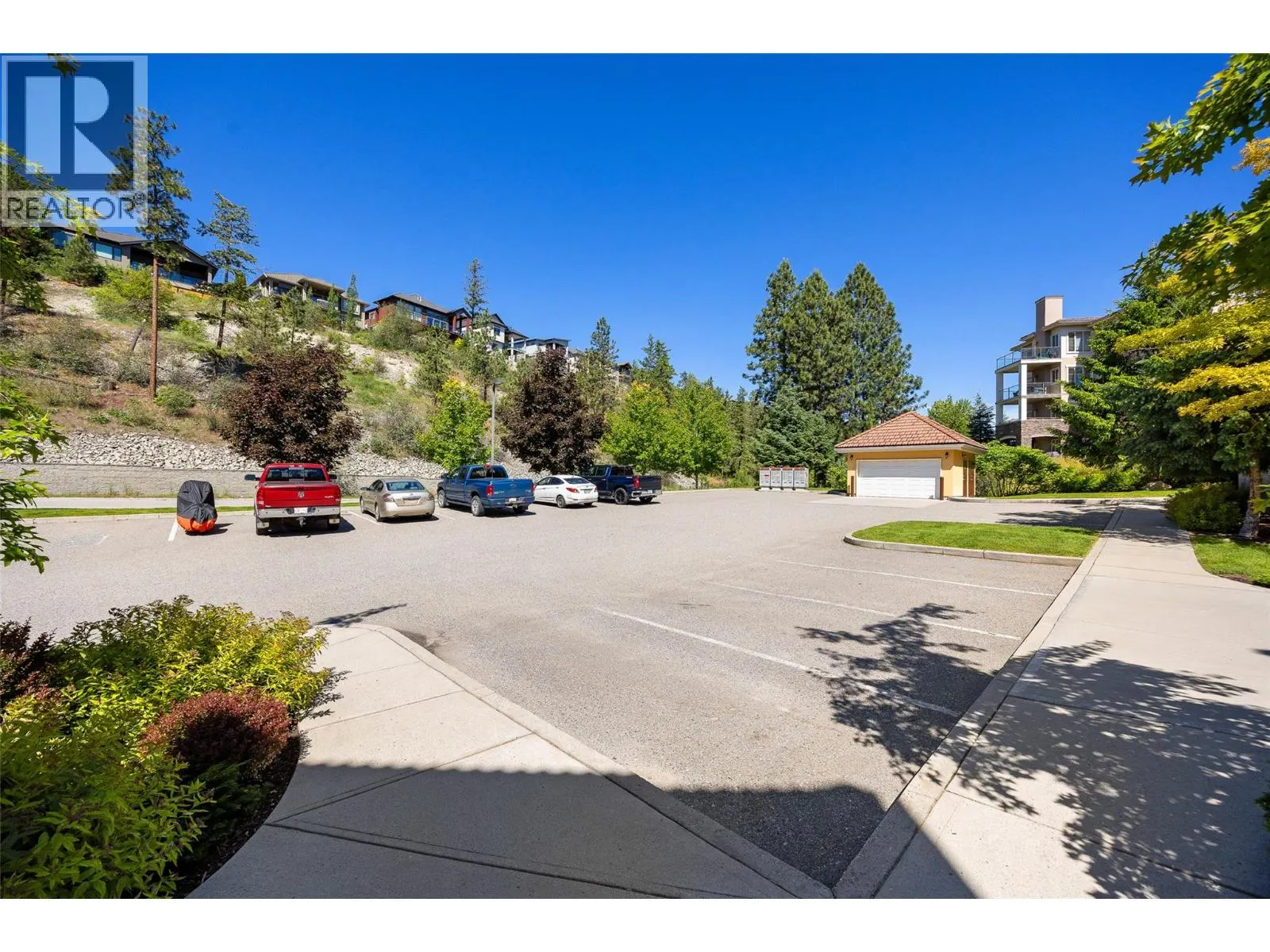 1795 Country Club Drive Unit# 204