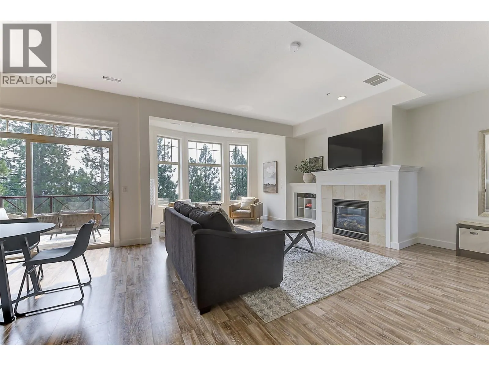 1795 Country Club Drive Unit# 204
