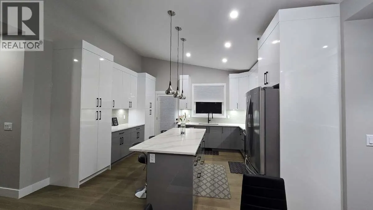 2852 Canyon Crest Drive