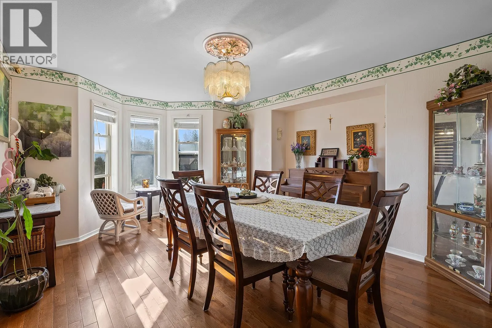 1282 Lakeview Cove Place