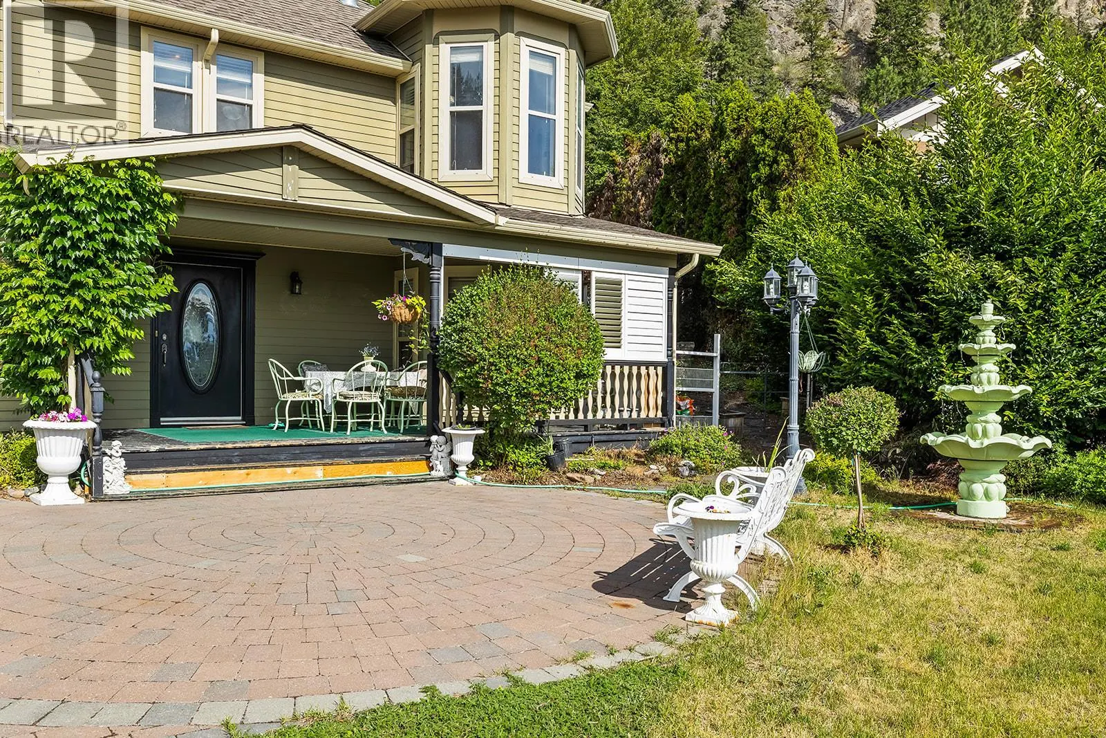 1282 Lakeview Cove Place