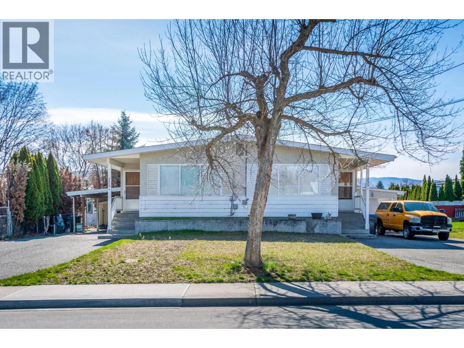 255 Holbrook Road W