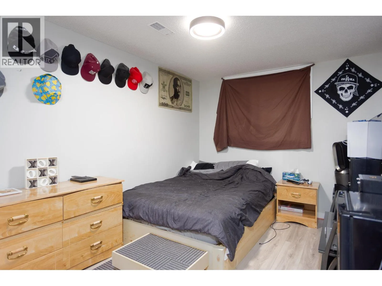 255 Holbrook Road W