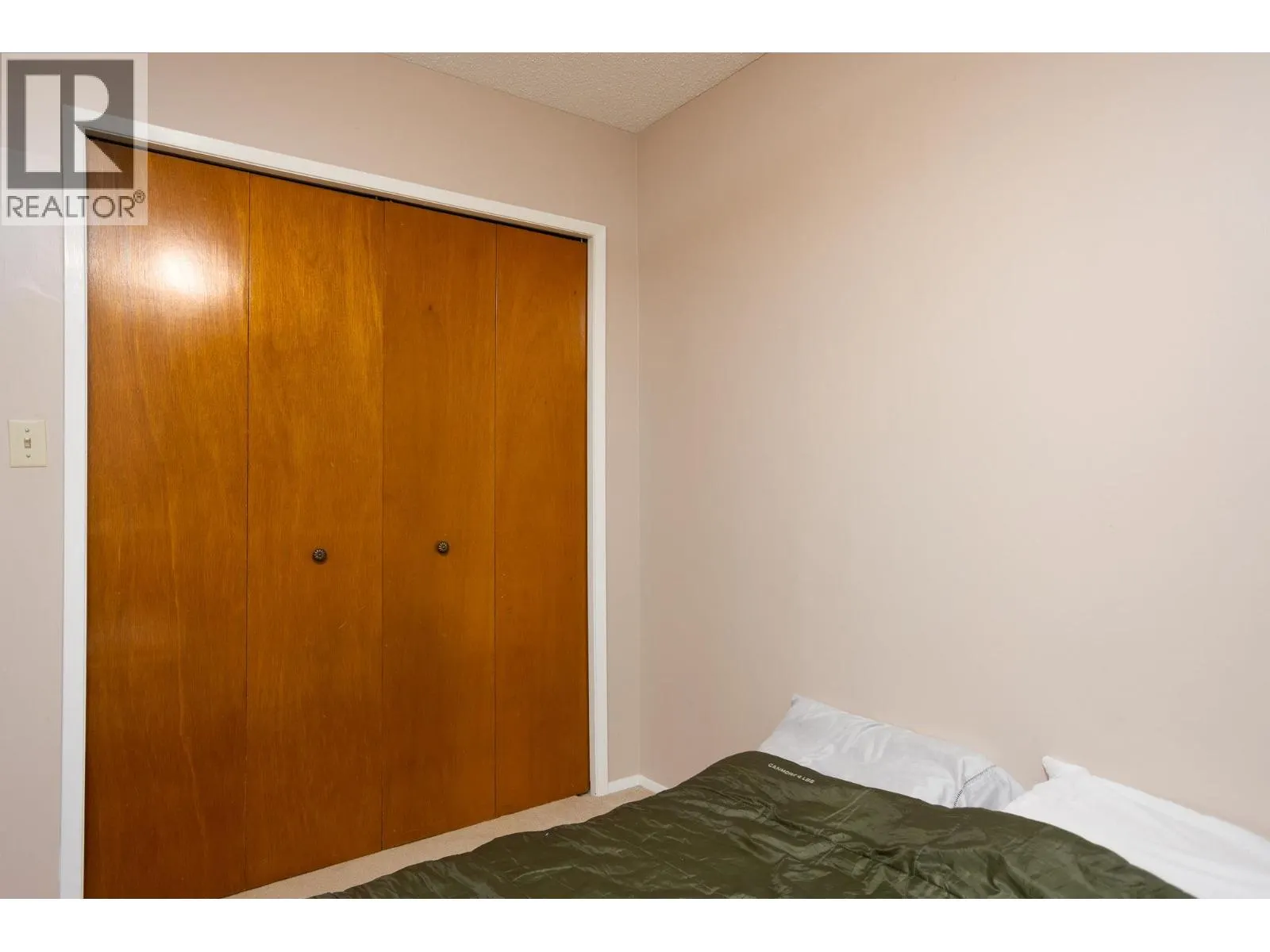 255 Holbrook Road W