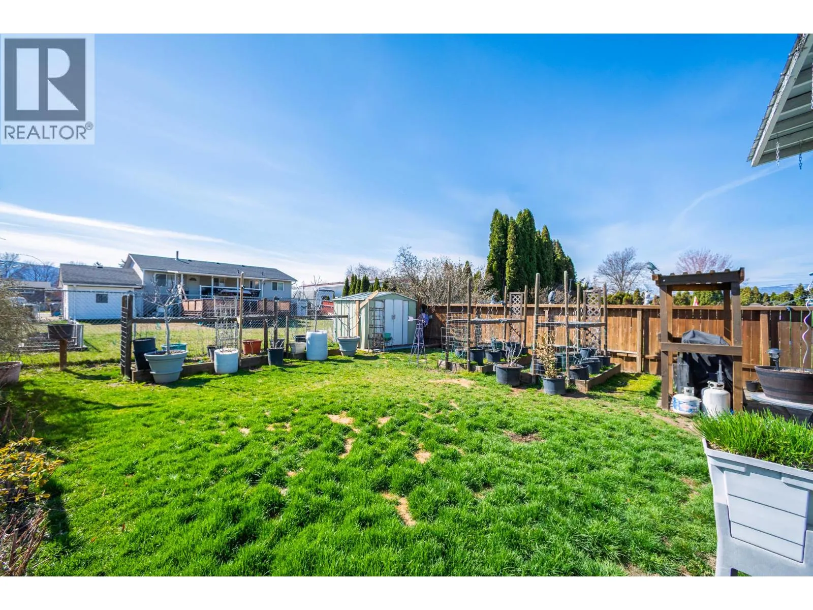 255 Holbrook Road W