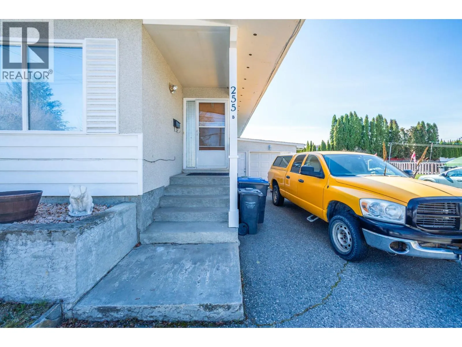 255 Holbrook Road W