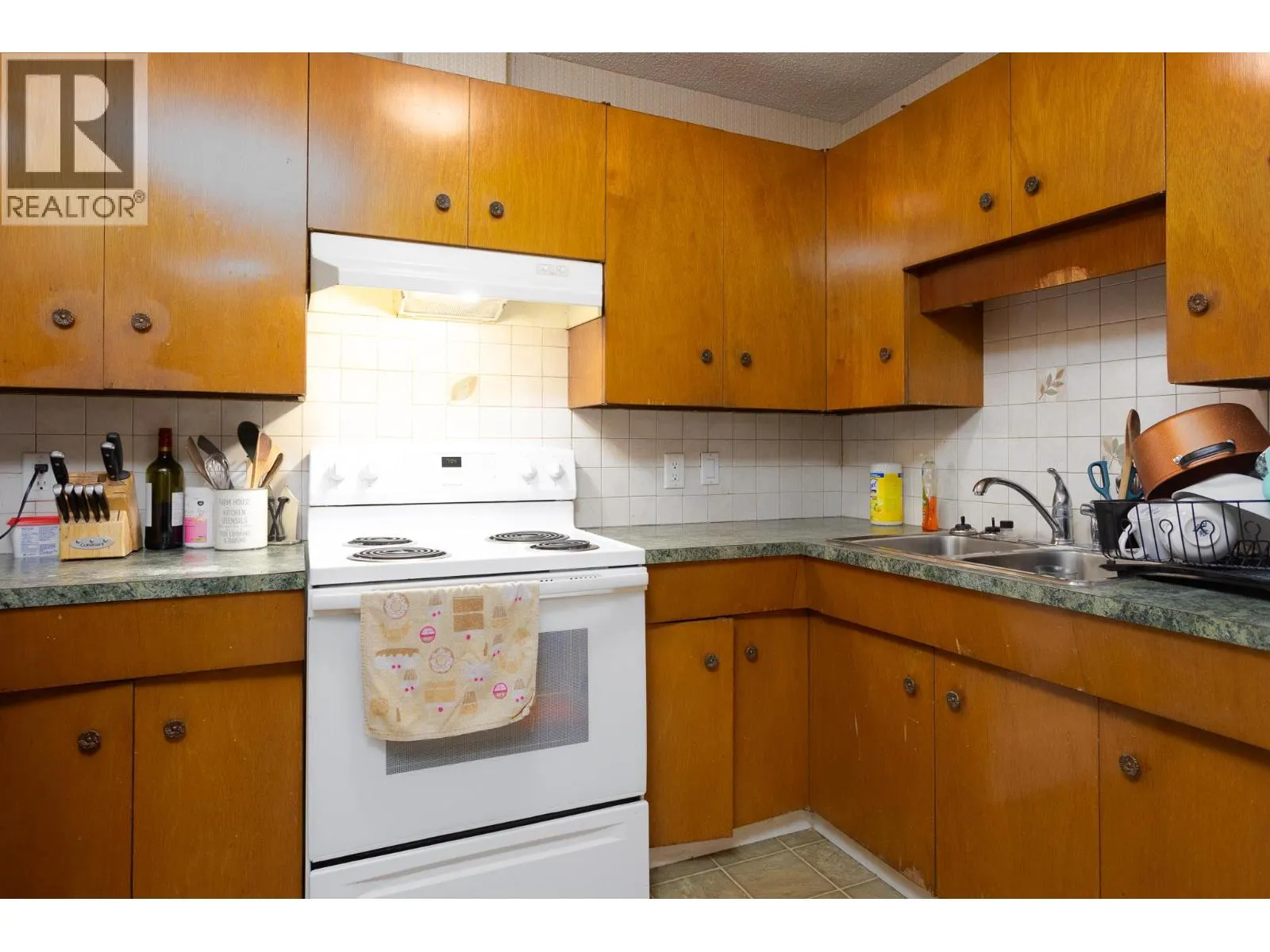 255 Holbrook Road W