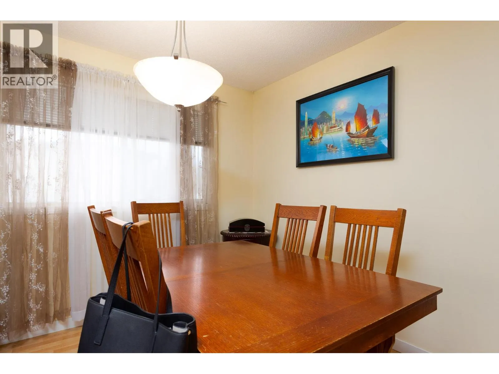 255 Holbrook Road W