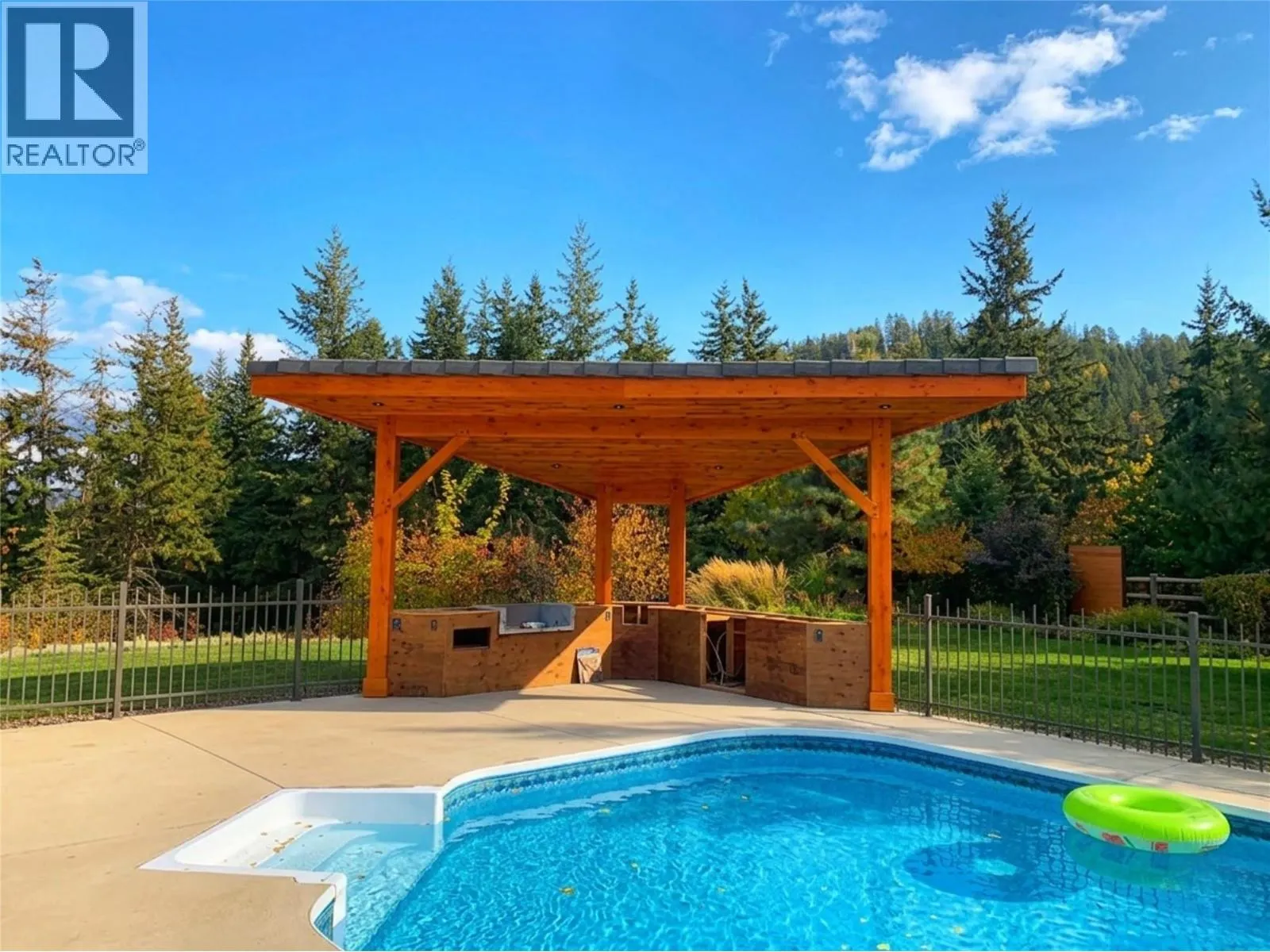 17 Bear Valley Road