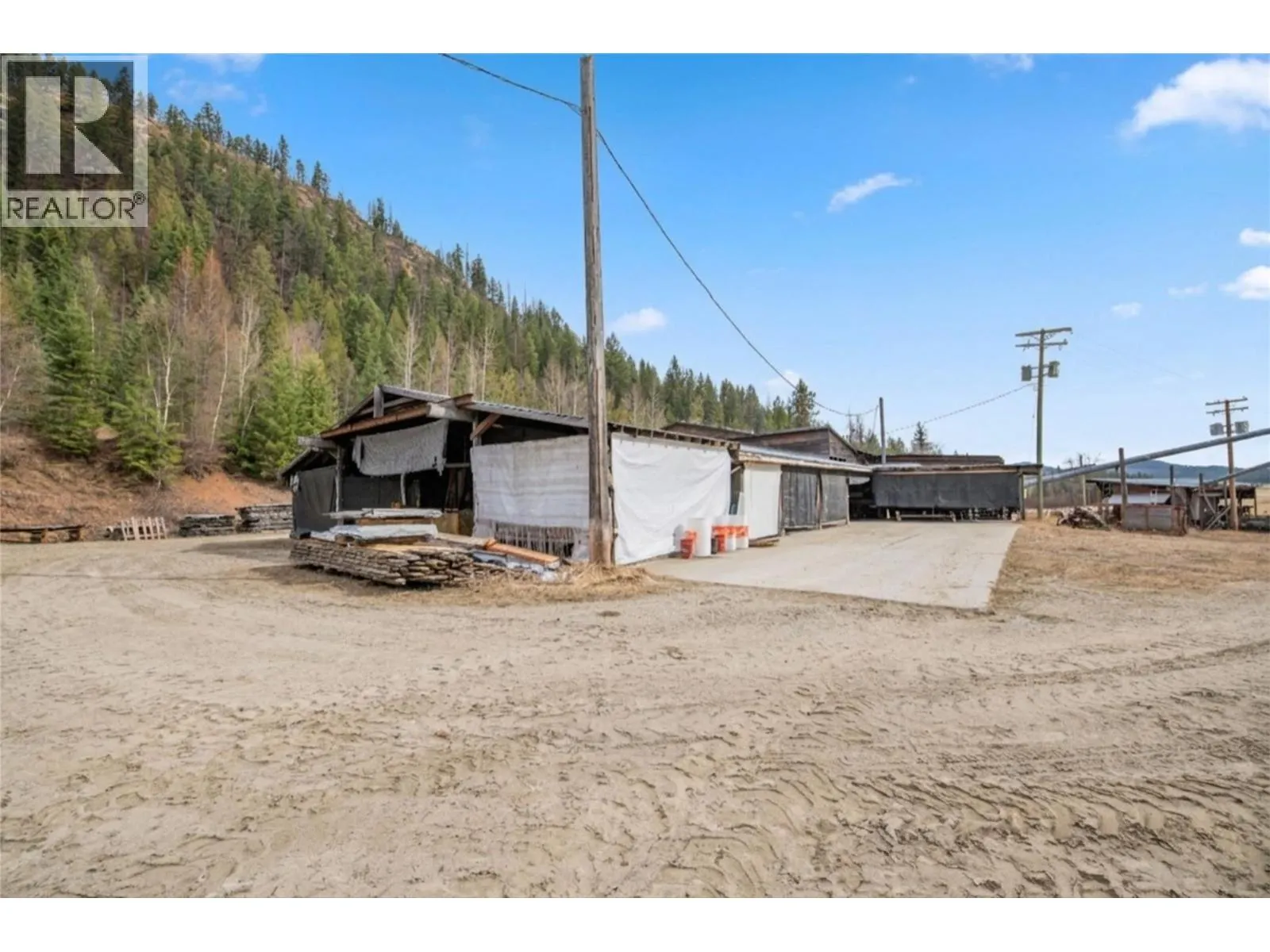 17 Bear Valley Road