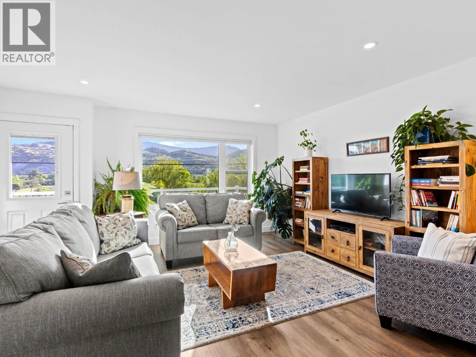 7207 Tucelnuit Drive