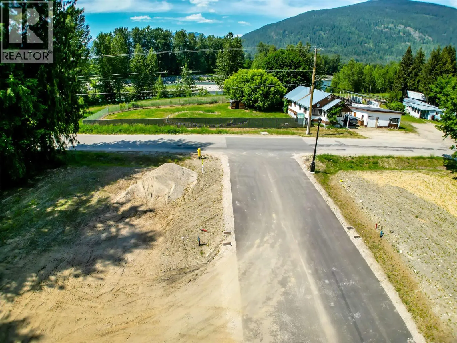 2-1445 Illecillewaet Road Lot# SL 1