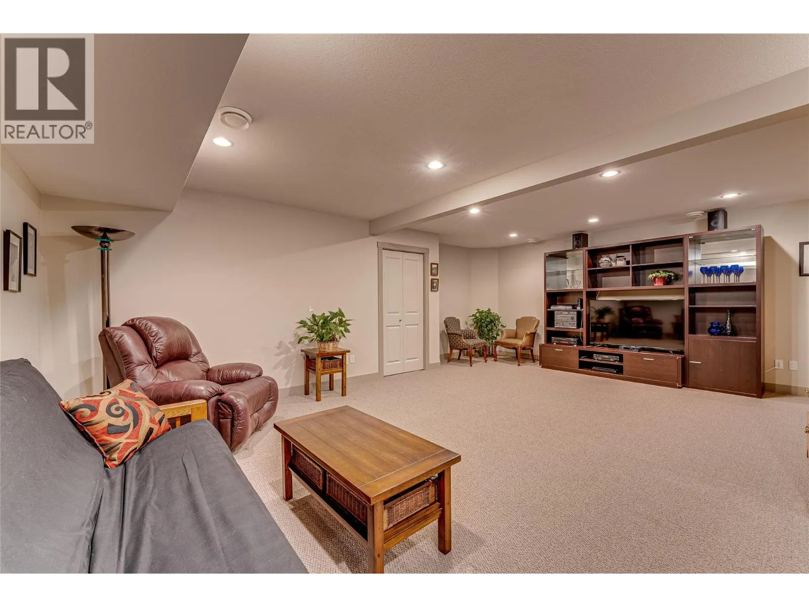 270 Grouse Avenue