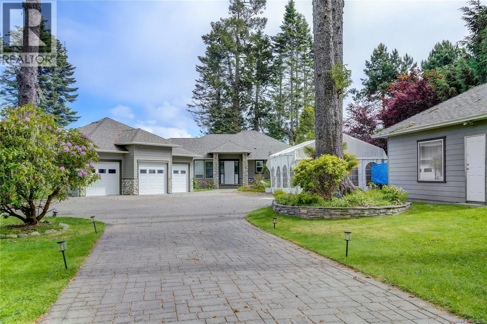 7079 Richview Dr