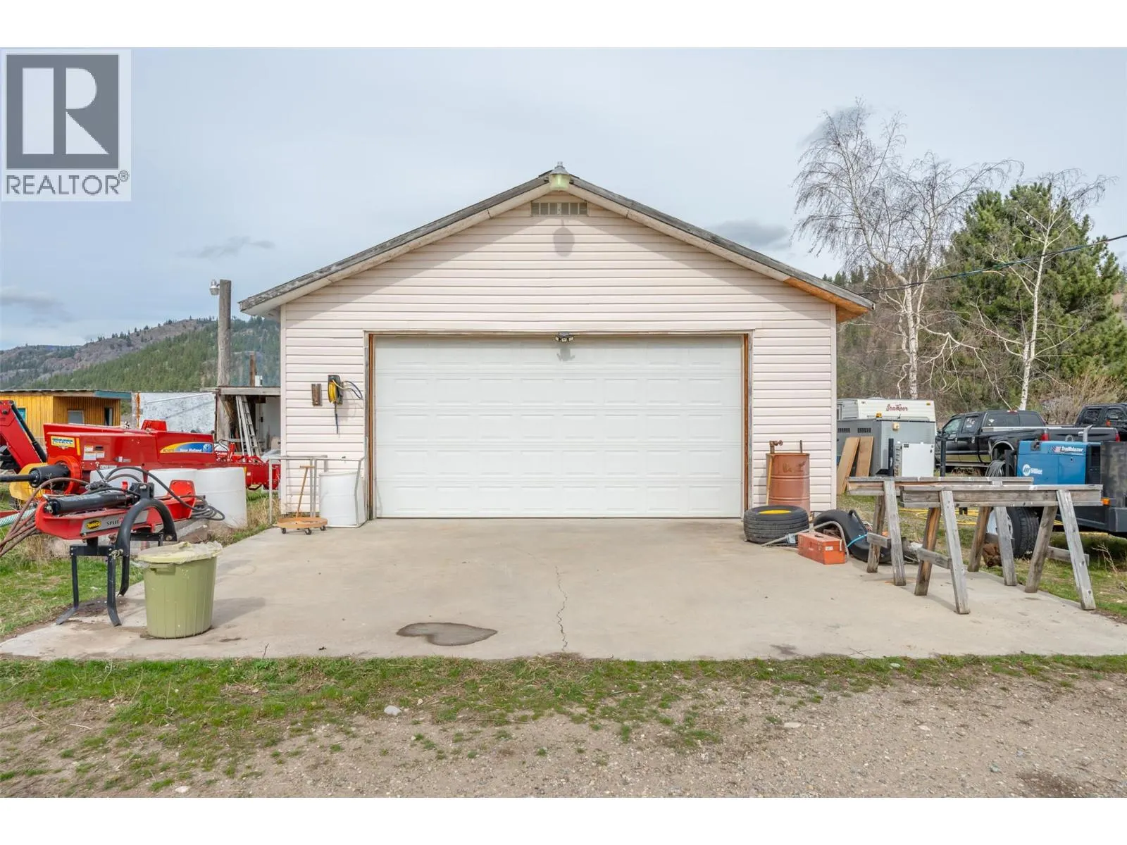 351 Jones Way Road