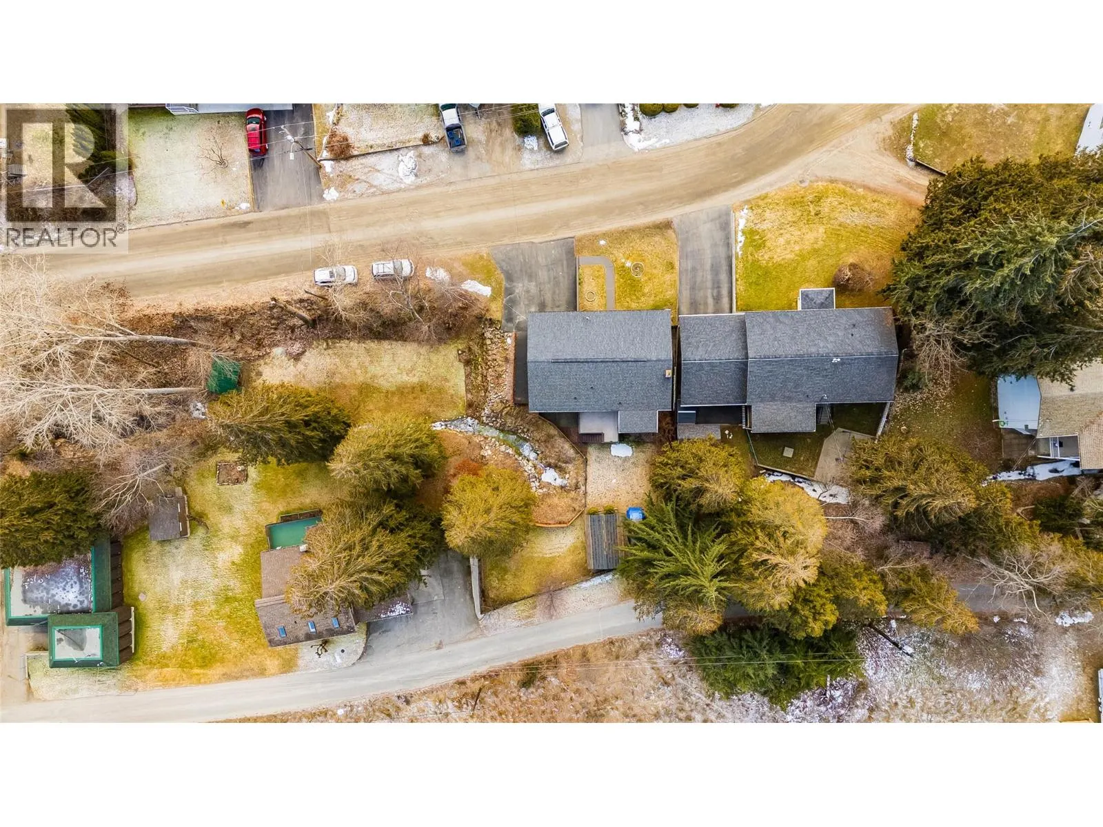 716 Lynnwood Crescent
