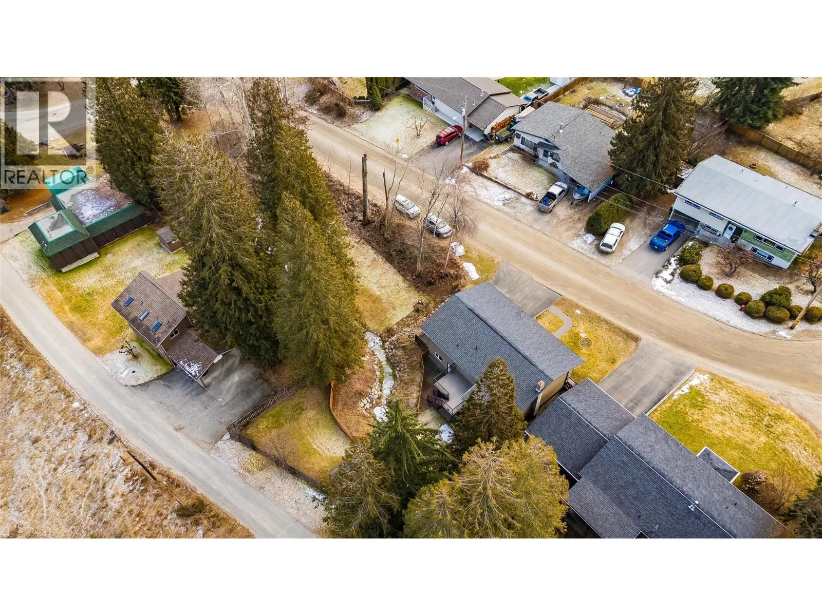 716 Lynnwood Crescent