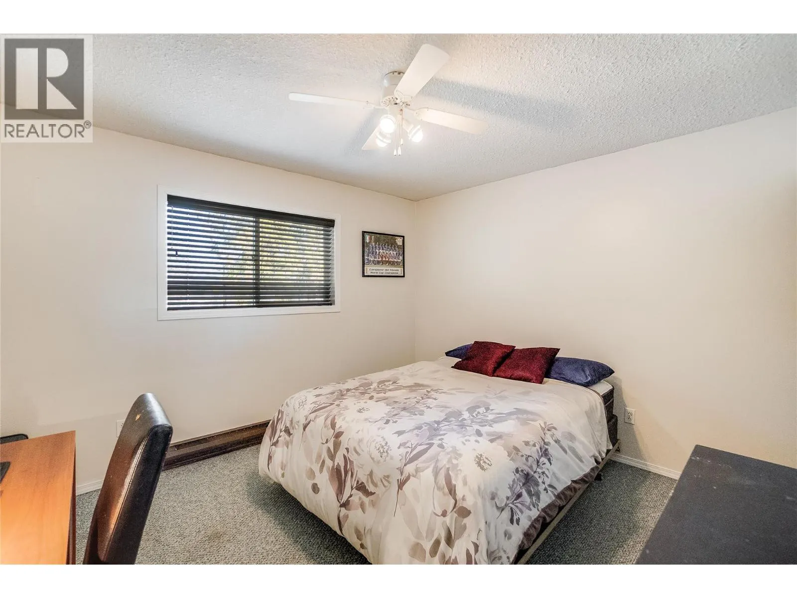 716 Lynnwood Crescent