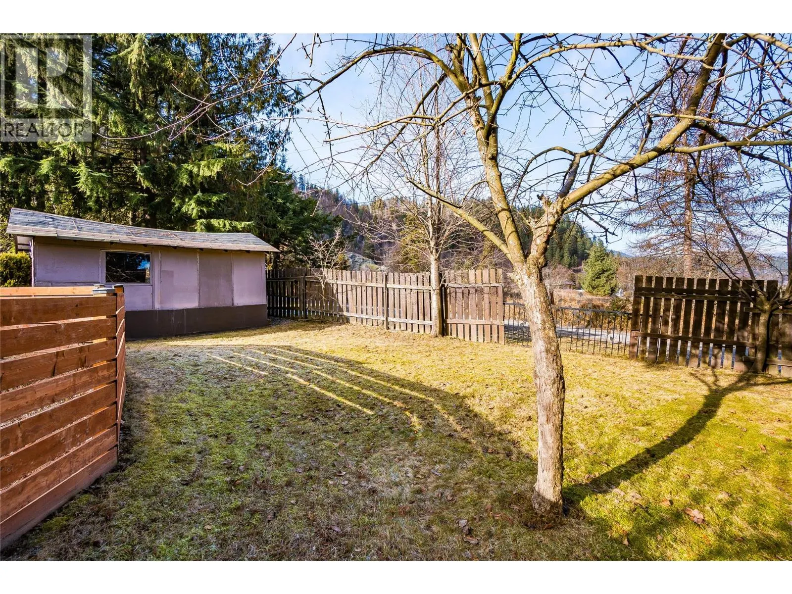 716 Lynnwood Crescent