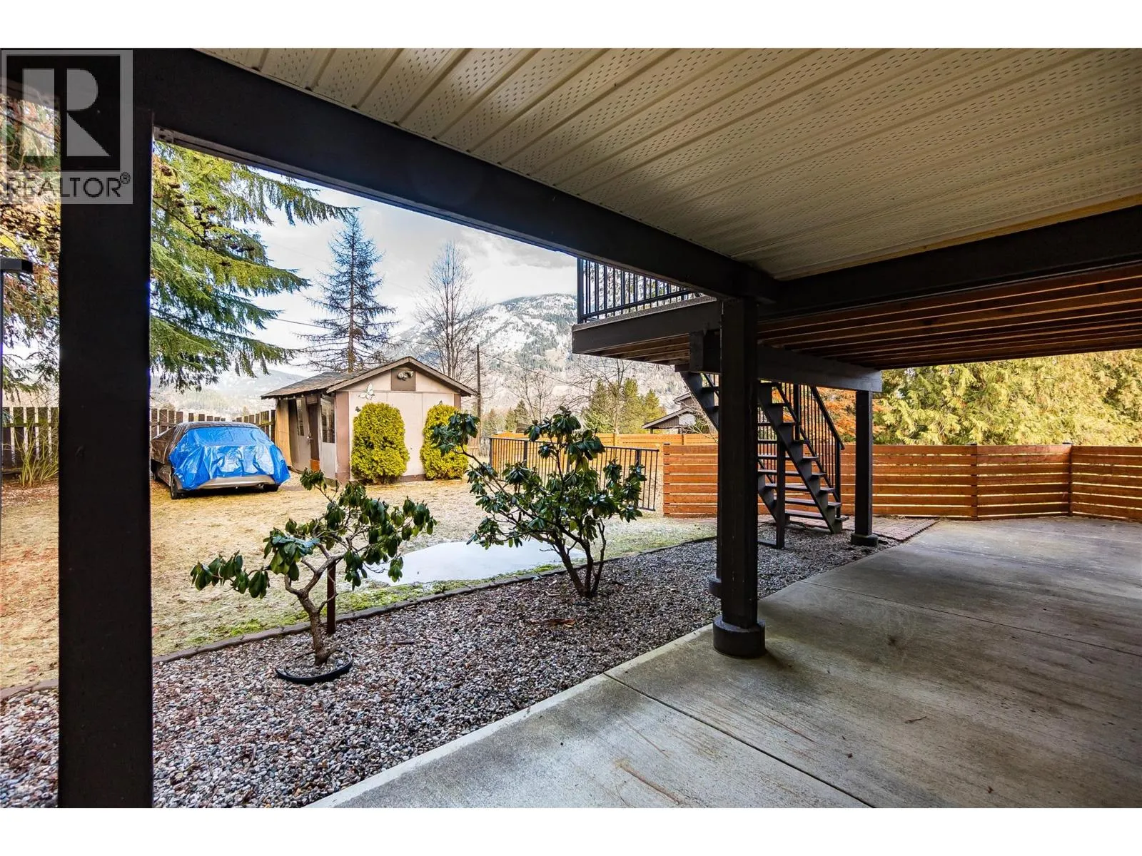 716 Lynnwood Crescent