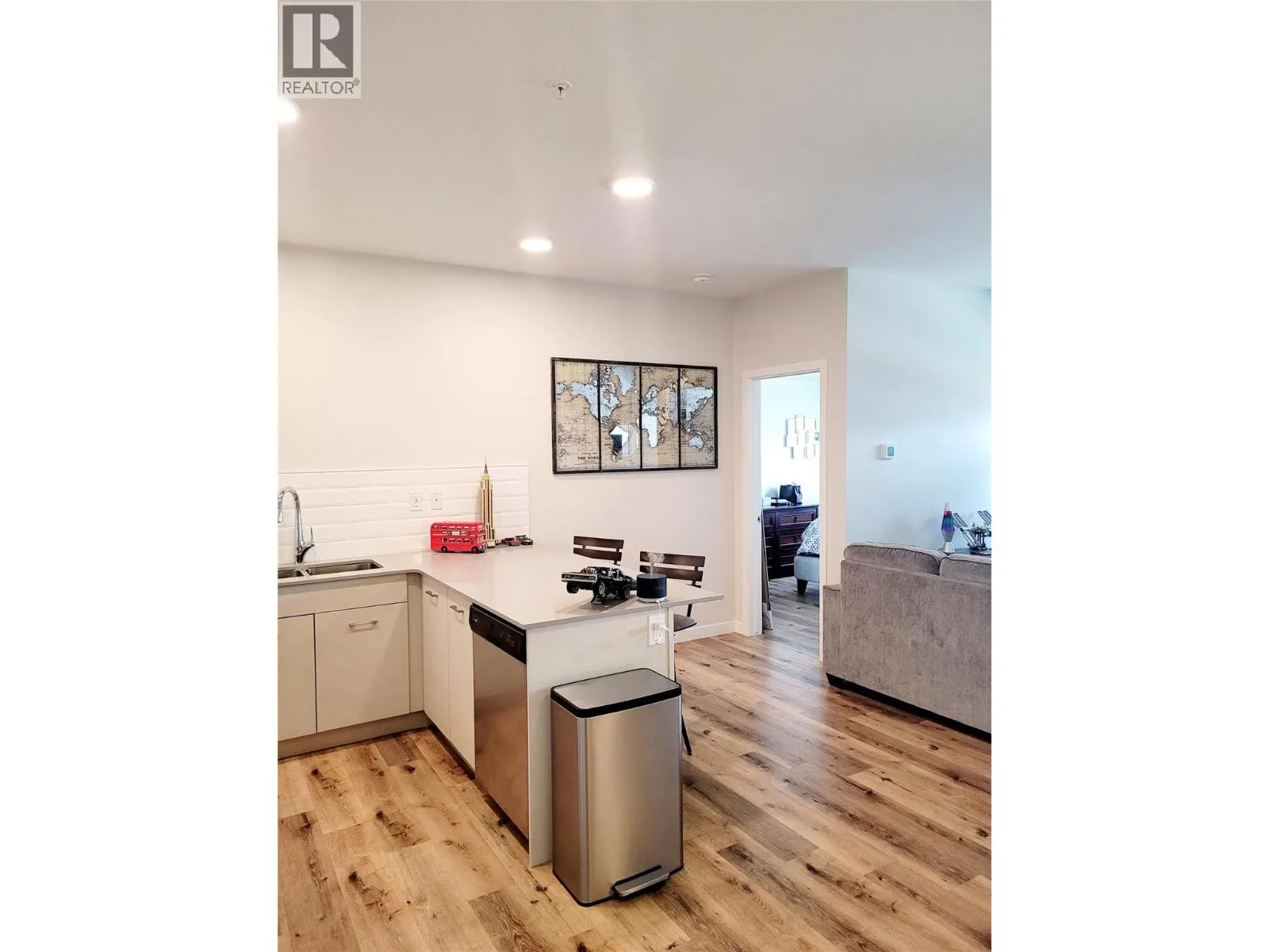722 Valley Road Unit# 322