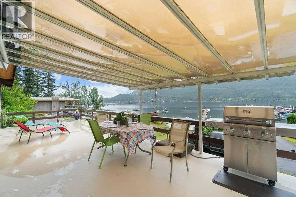 2504 Blind Bay Road