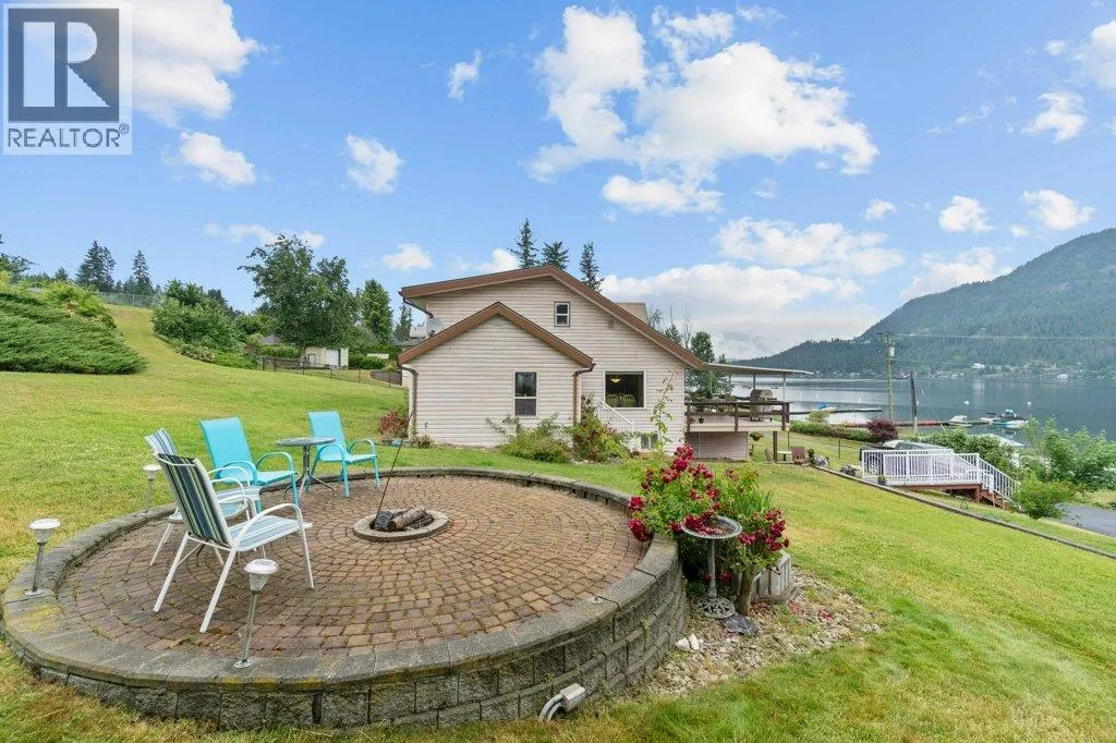 2504 Blind Bay Road