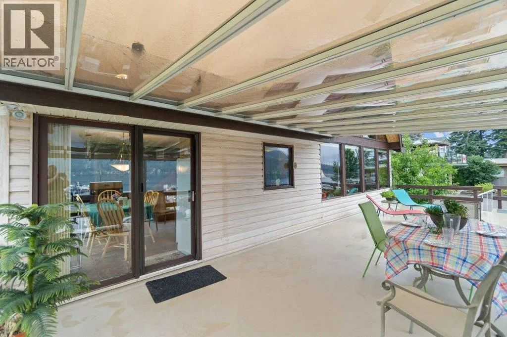 2504 Blind Bay Road