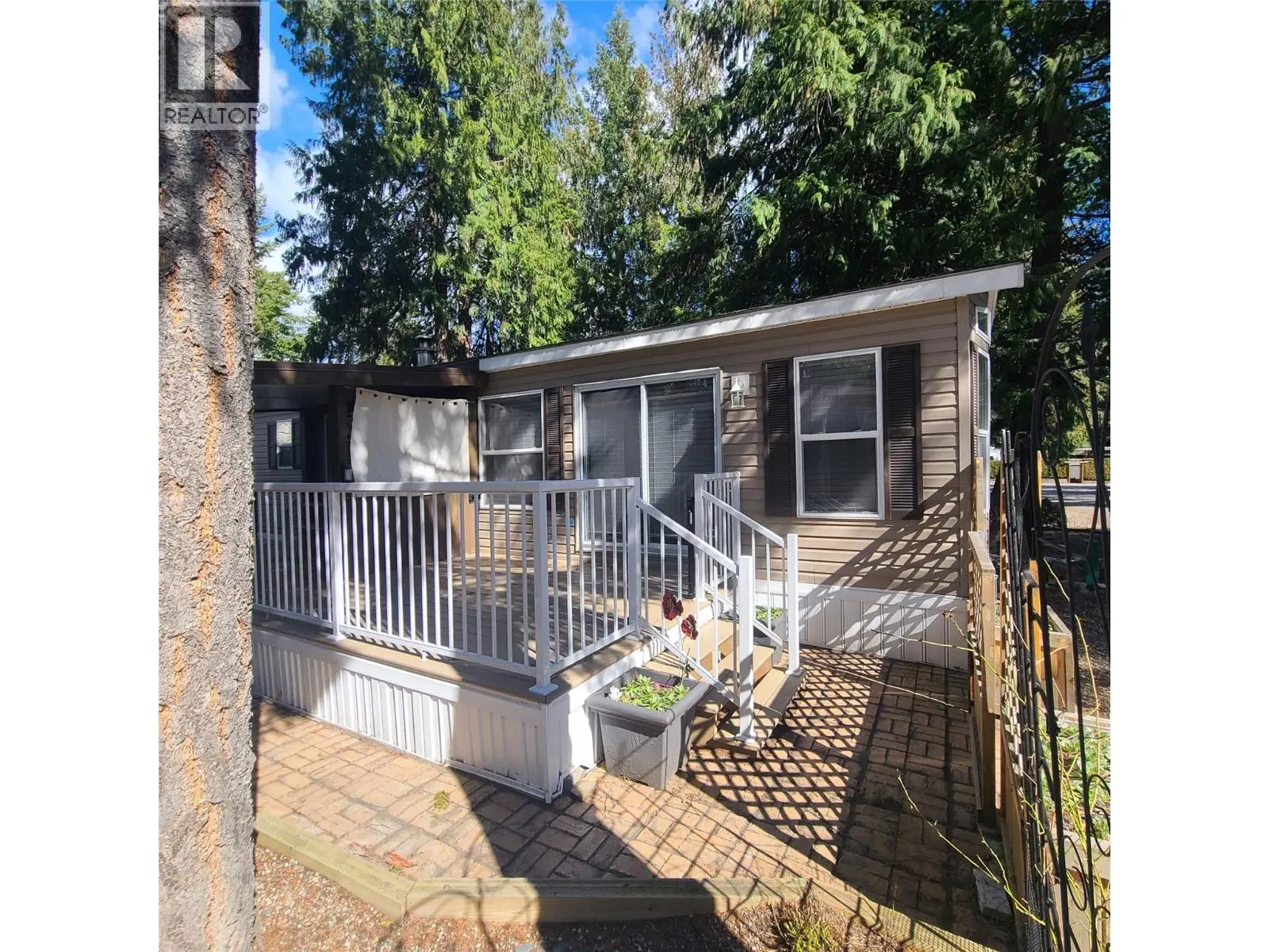 3980 Squilax Anglemont Road Unit# 8