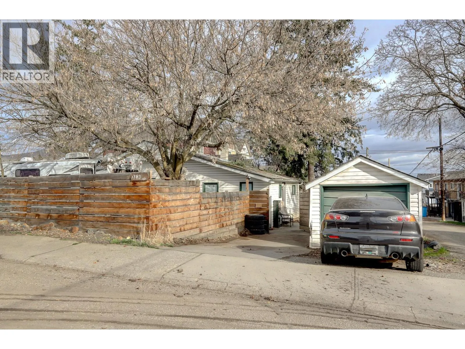 1703 33 Street