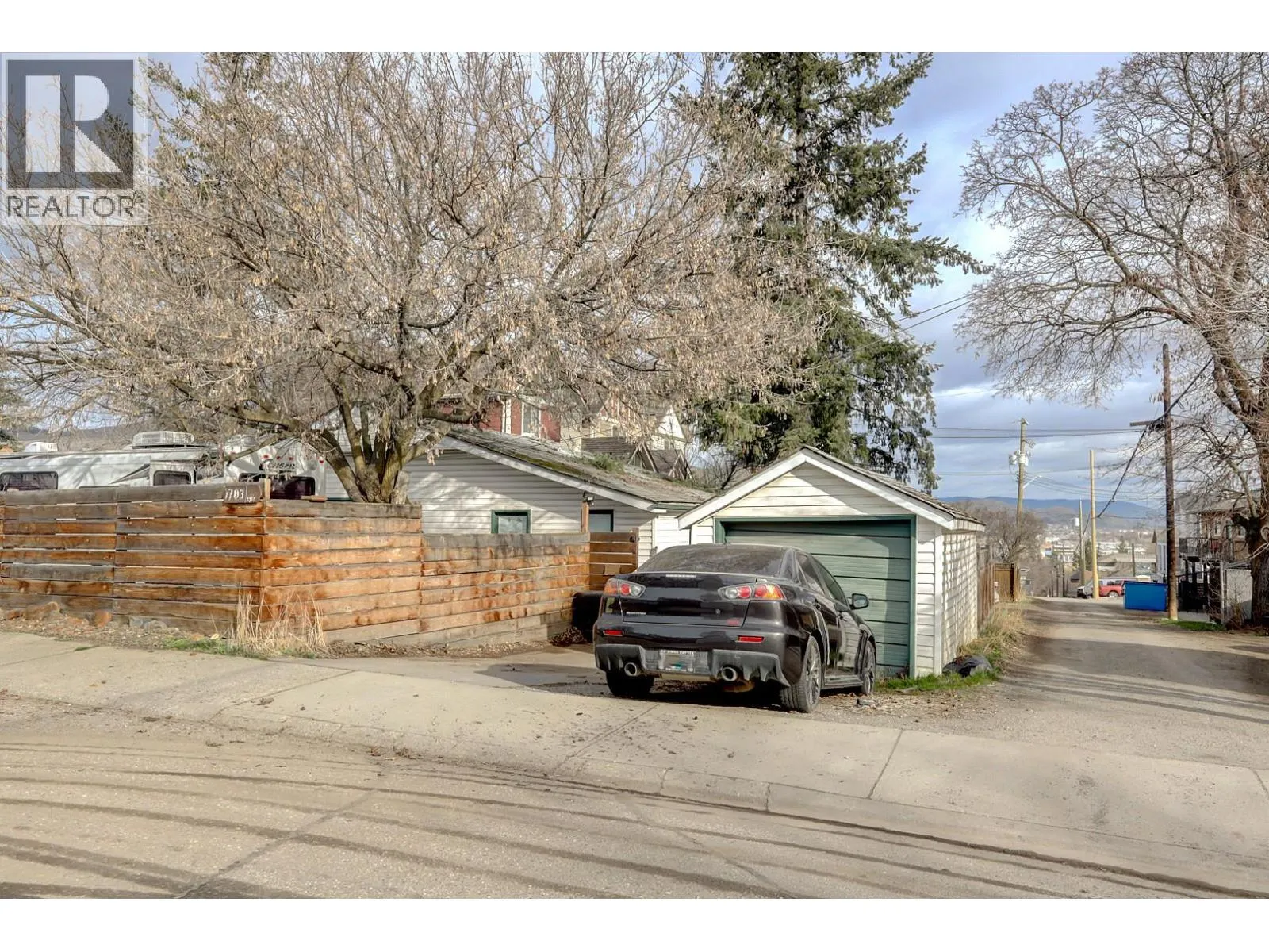 1703 33 Street