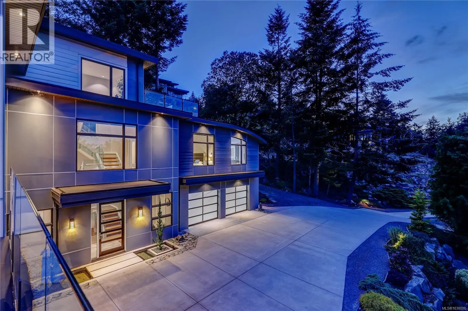 3450 Dolphin Dr